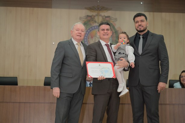 Diplomação dos eleitos aconteceu na tarde de hoje, 17.12